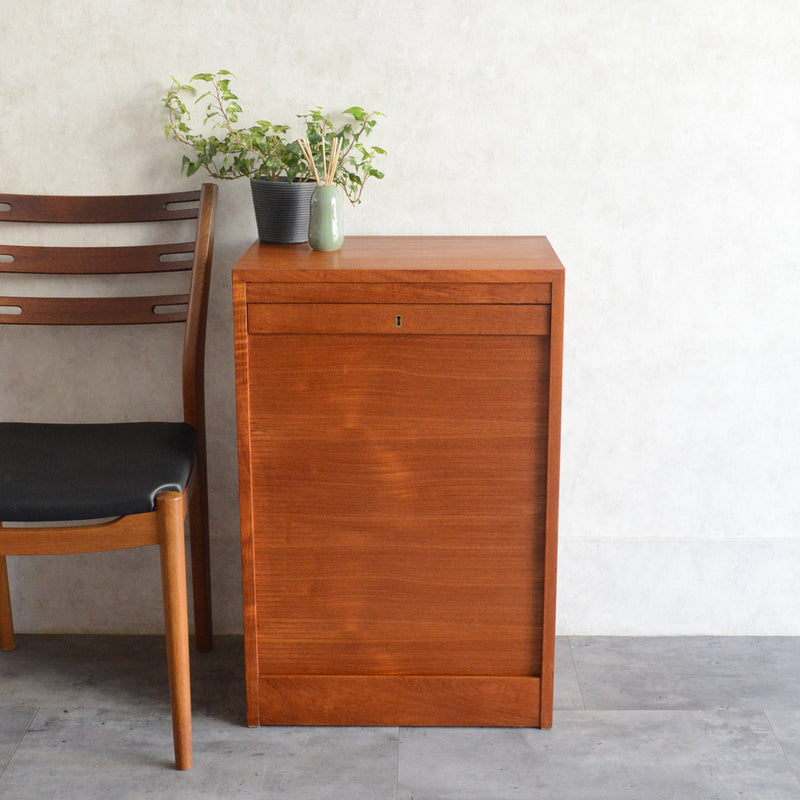 デンマークヴィンテージ  ロールアップファイルキャビネット6-82(鍵付）