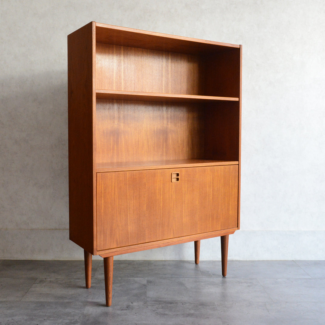 デンマーク ヴィンテージ チークブックシェルフ 8-37（フラップ扉）