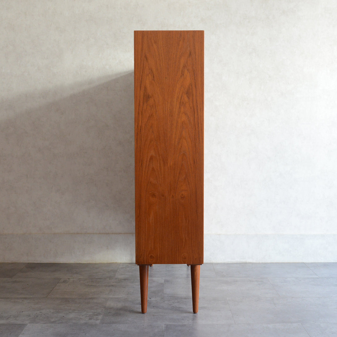 デンマーク ヴィンテージ チークブックシェルフ 8-37（フラップ扉）