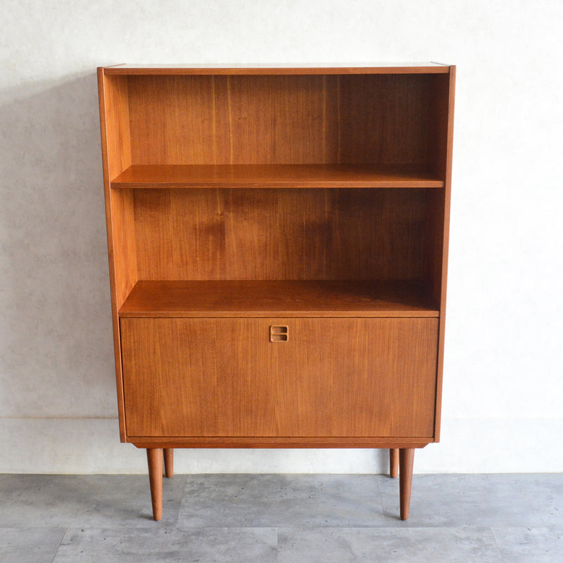 デンマーク ヴィンテージ チークブックシェルフ 8-37（フラップ扉）