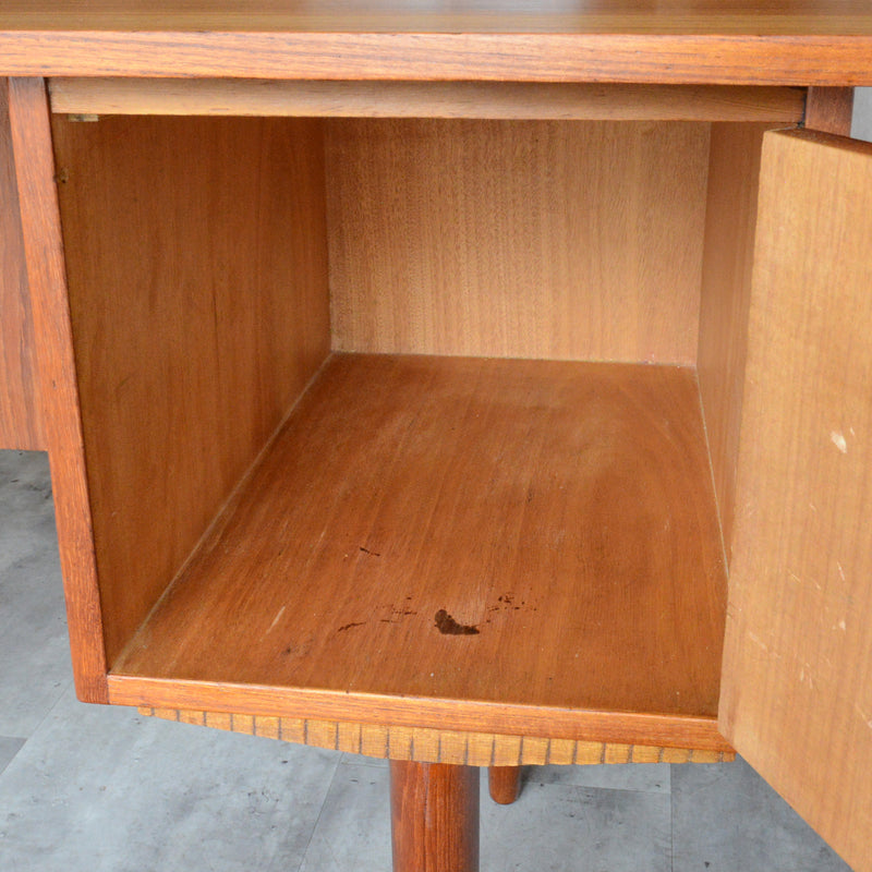 デンマーク ヴィンテージ チークデスク（鍵付） P-10