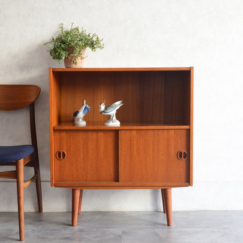 デンマークヴィンテージ チークシェルフ (木扉付）5-174