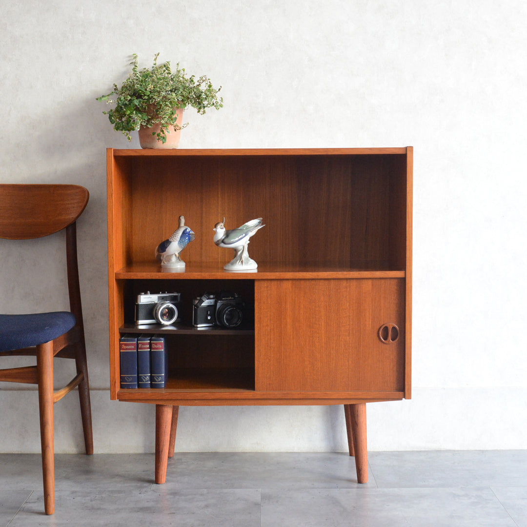 デンマークヴィンテージ チークシェルフ (木扉付）5-174