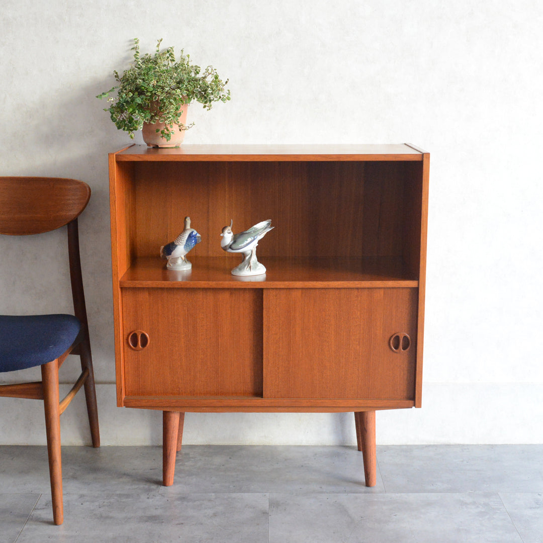 デンマークヴィンテージ チークシェルフ (木扉付）5-174