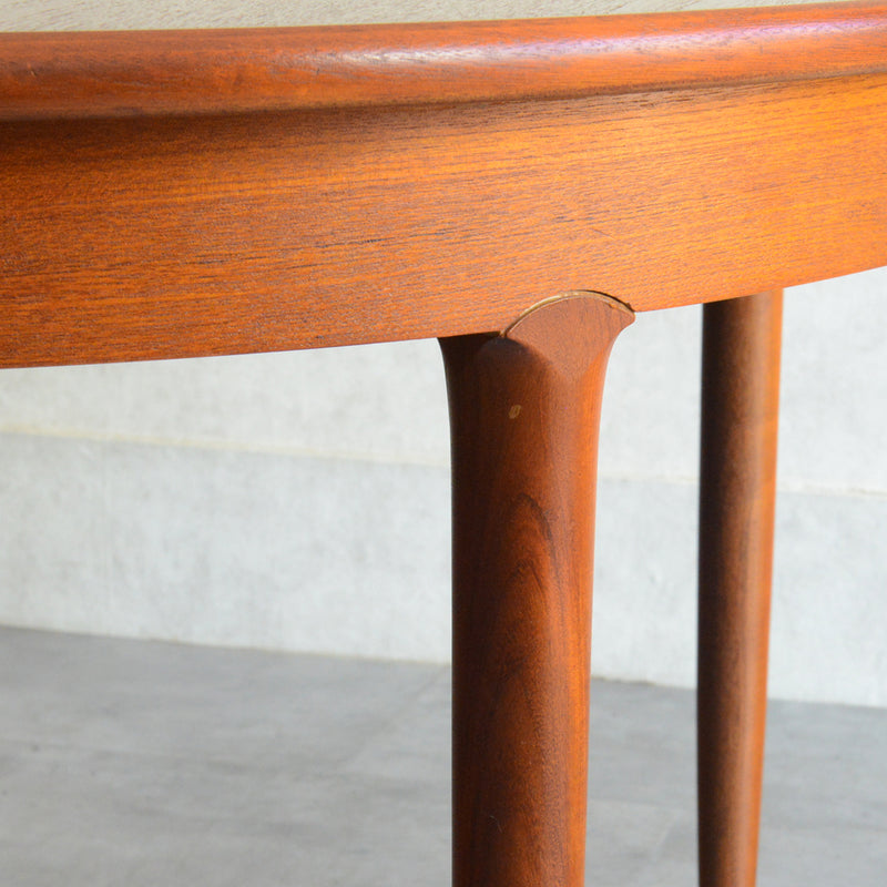 N様見学予約商品　Meredew(メレデュー）エクステンション ラウンド ダイニングテーブル 05(天板剥離再塗装済）