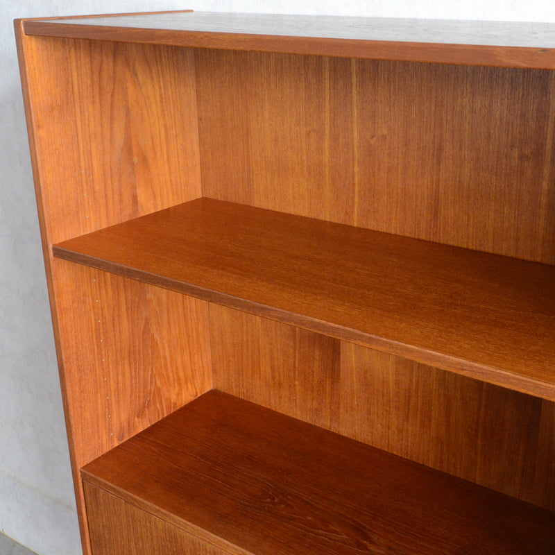 デンマーク ヴィンテージ チークブックシェルフ 8-37（フラップ扉）