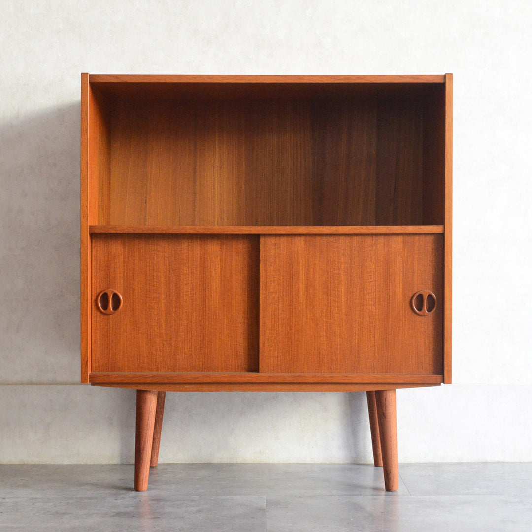 デンマークヴィンテージ チークシェルフ (木扉付）5-174