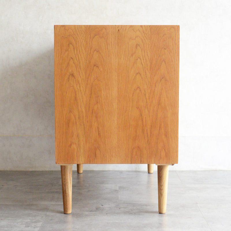 Poul Cadovius デンマーク オークキャビネット (抽斗付）5-134