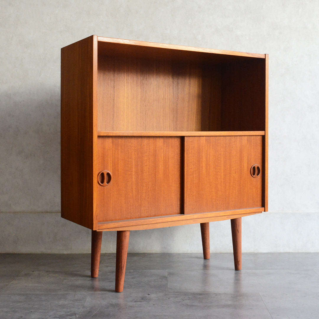 デンマークヴィンテージ チークシェルフ (木扉付）5-174