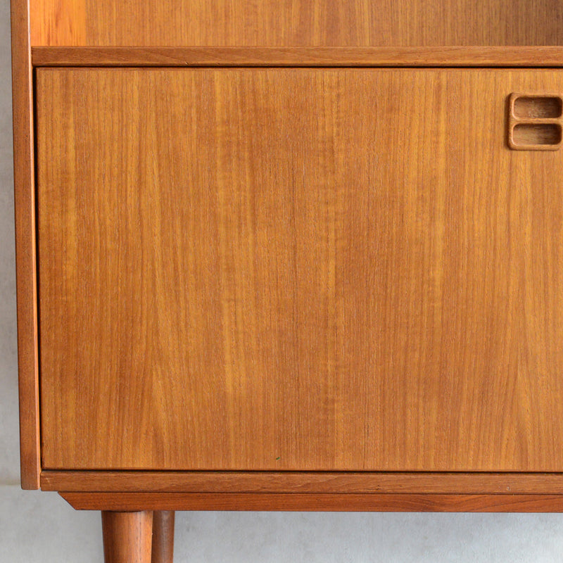 デンマーク ヴィンテージ チークブックシェルフ 8-37（フラップ扉）