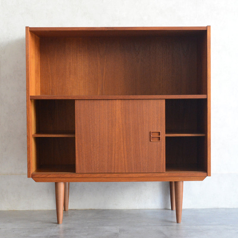 デンマーク ヴィンテージ チーク シェルフ 5-76　（木扉付）