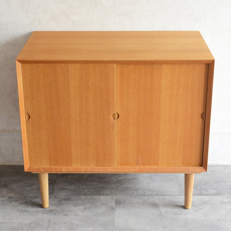 Poul Cadovius デンマーク オークキャビネット (抽斗付）5-134