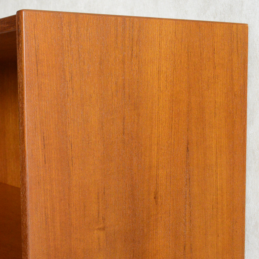 デンマーク ヴィンテージ チークブックシェルフ 8-37（フラップ扉）