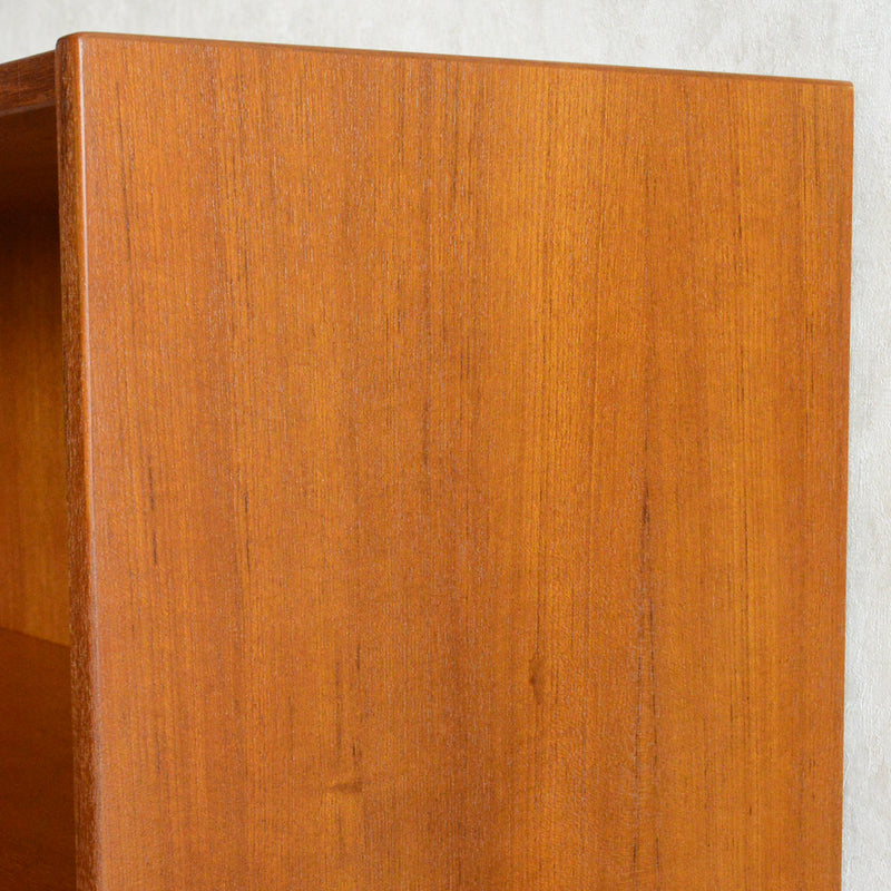 デンマーク ヴィンテージ チークブックシェルフ 8-37（フラップ扉）