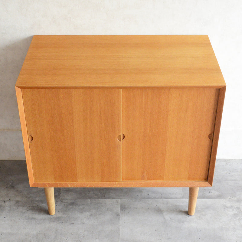 Poul Cadovius デンマーク オークキャビネット (抽斗付）5-134