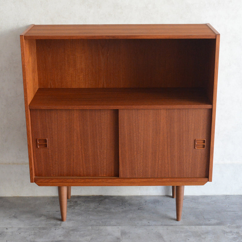 デンマーク ヴィンテージ チーク シェルフ 5-76　（木扉付）