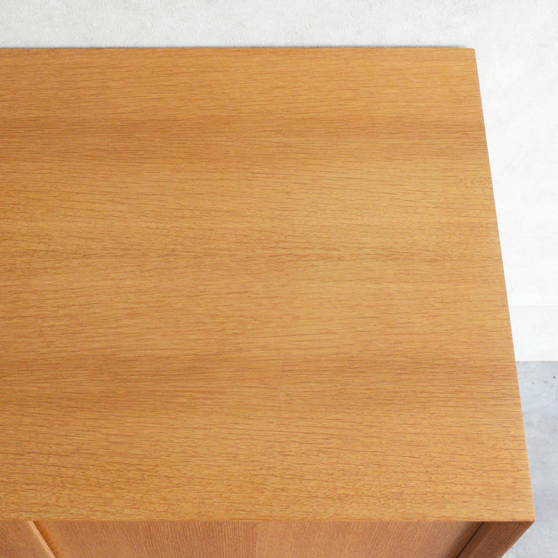 Poul Cadovius デンマーク オークキャビネット (抽斗付）5-134