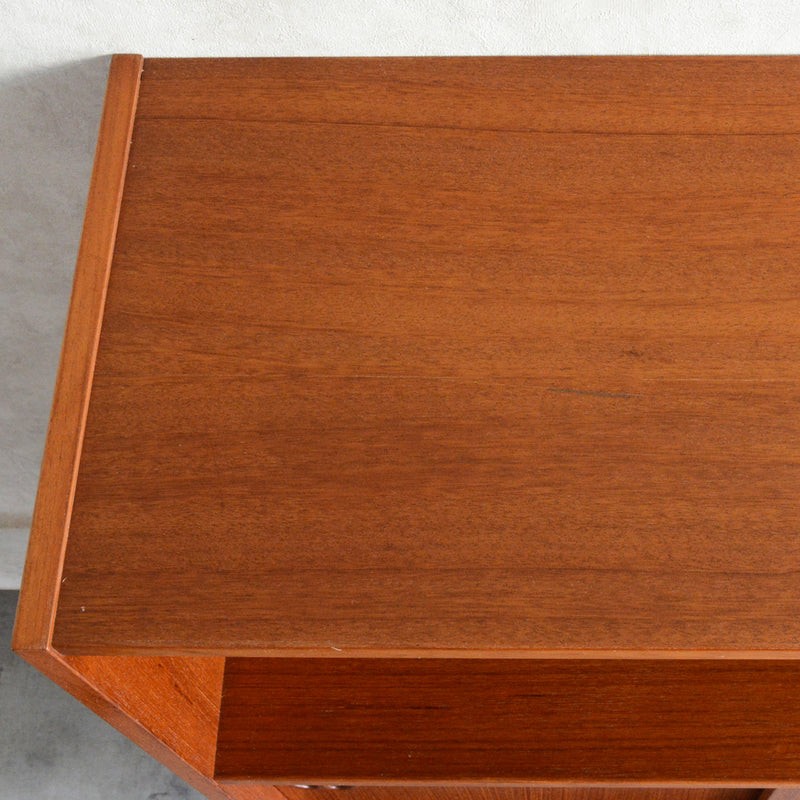 デンマークヴィンテージ チークシェルフ (木扉付）5-174