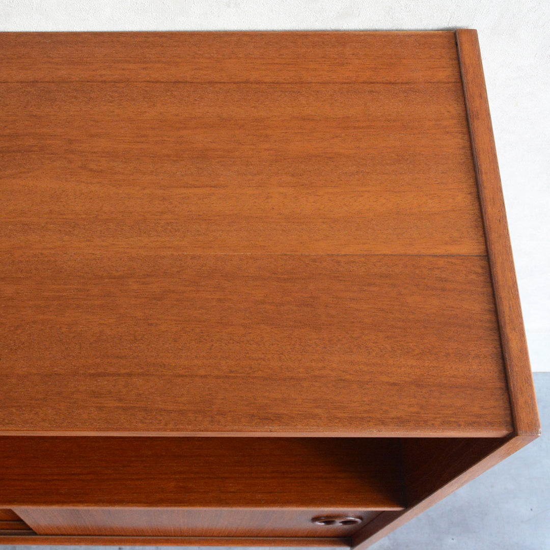 デンマークヴィンテージ チークシェルフ (木扉付）5-174