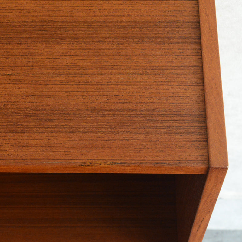 デンマーク ヴィンテージ チーク シェルフ 5-76　（木扉付）