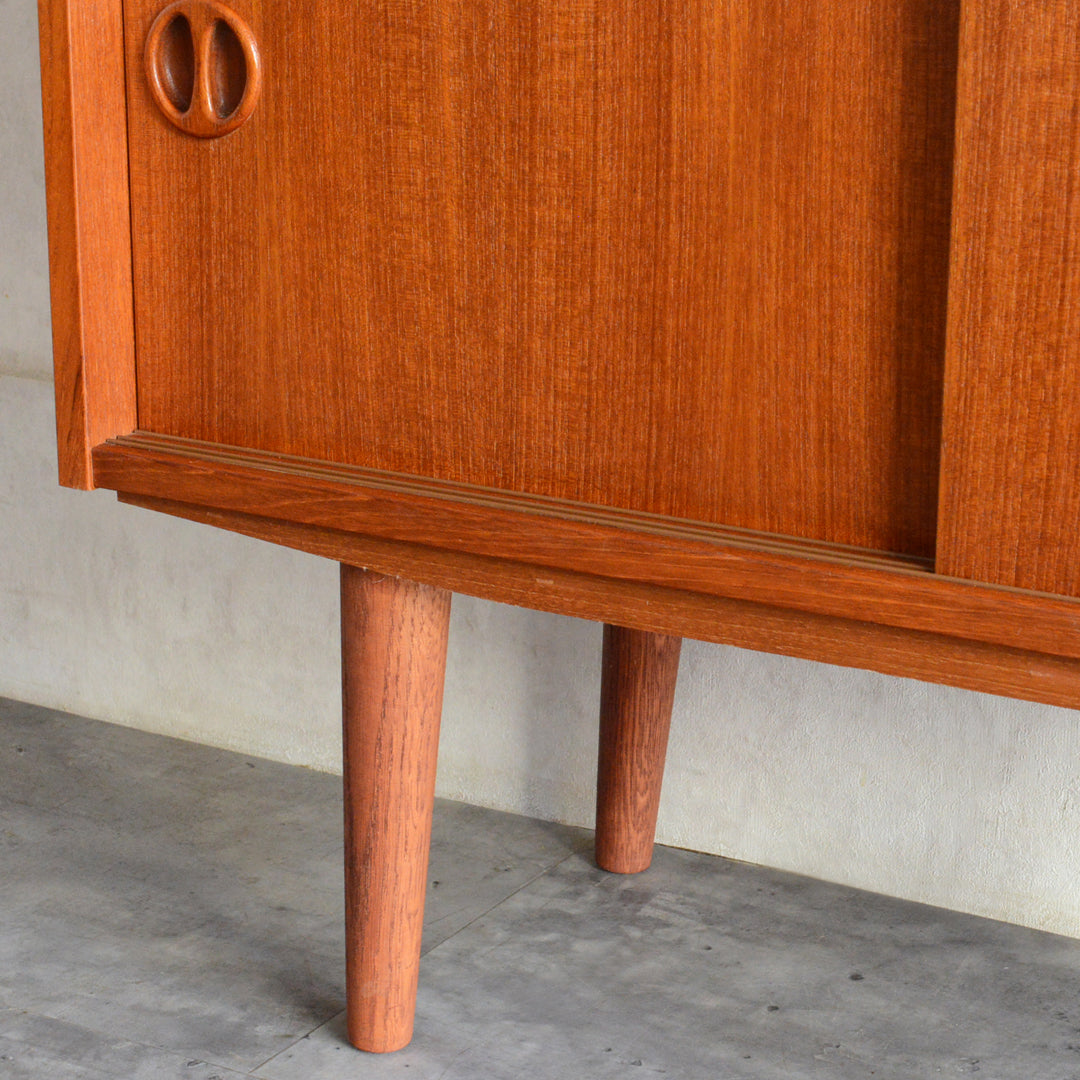 デンマークヴィンテージ チークシェルフ (木扉付）5-174