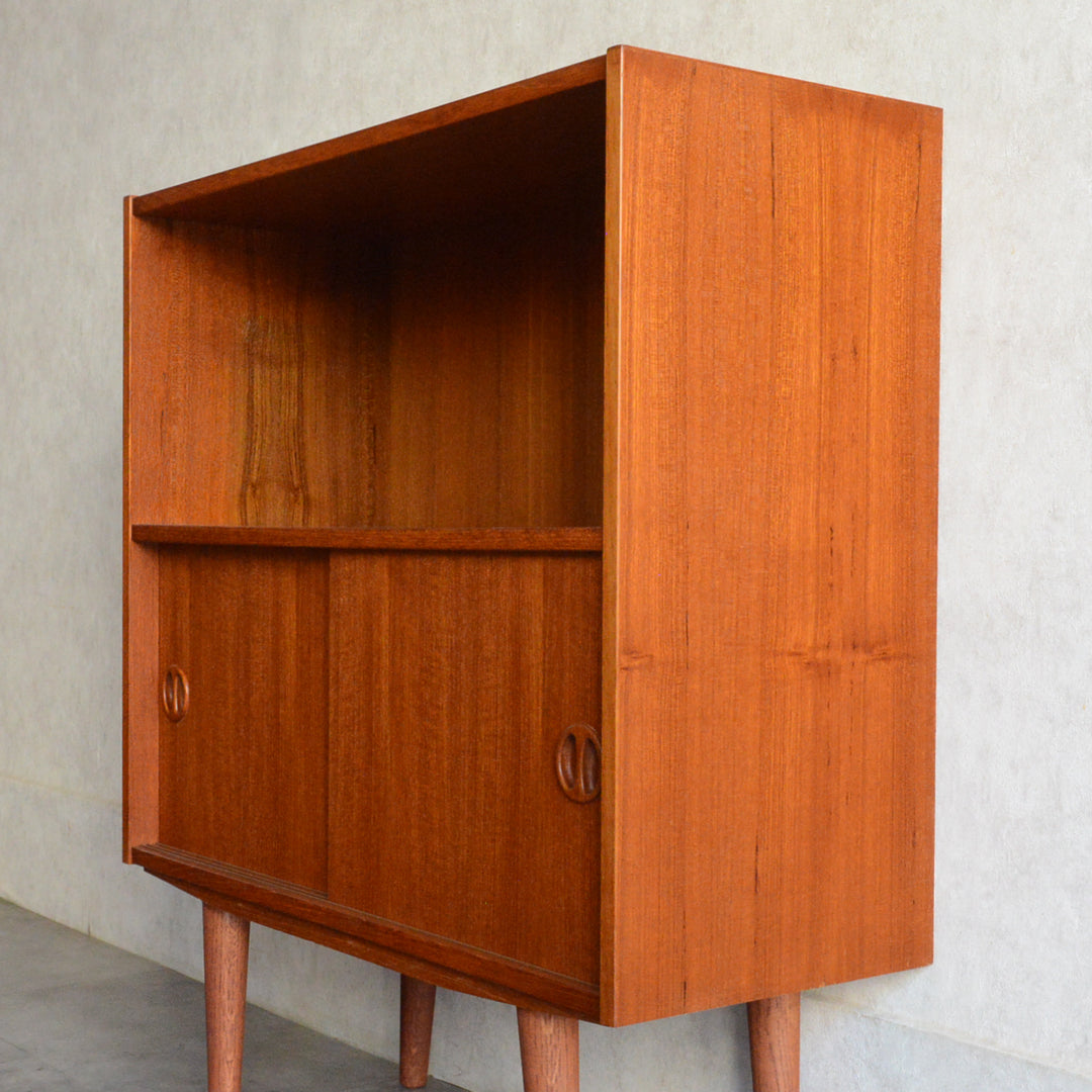 デンマークヴィンテージ チークシェルフ (木扉付）5-174