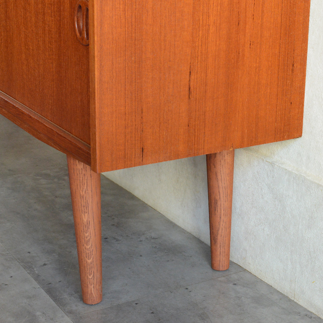 デンマークヴィンテージ チークシェルフ (木扉付）5-174