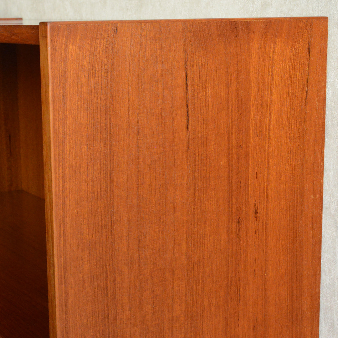 デンマークヴィンテージ チークシェルフ (木扉付）5-174