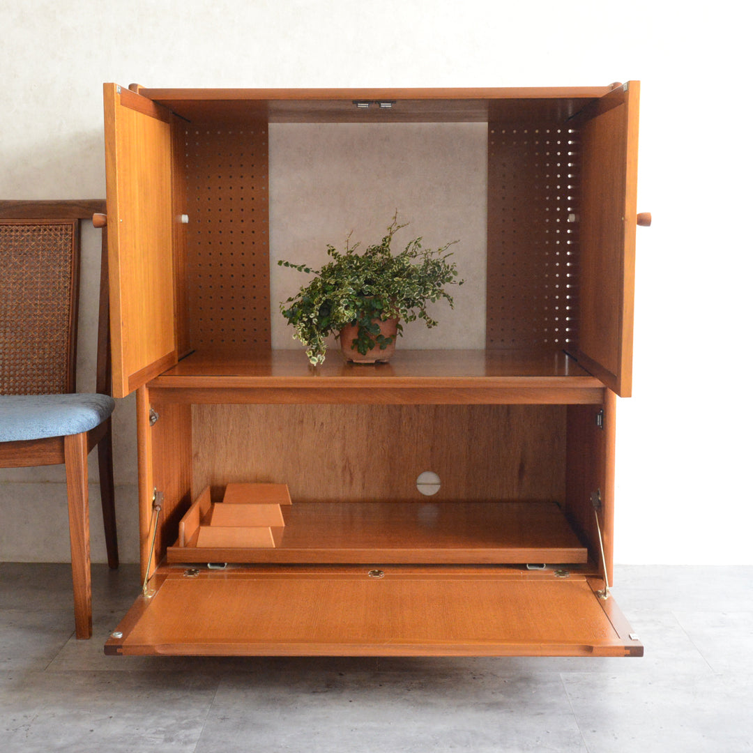 Nathan ヴィンテージ チーク AVボード レコードキャビネット テレビ台 イギリス ヴィンテージ NATHAN コーナーキャビネット ネイサン