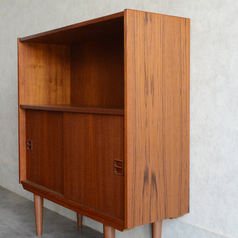 デンマーク ヴィンテージ チーク シェルフ 5-76　（木扉付）