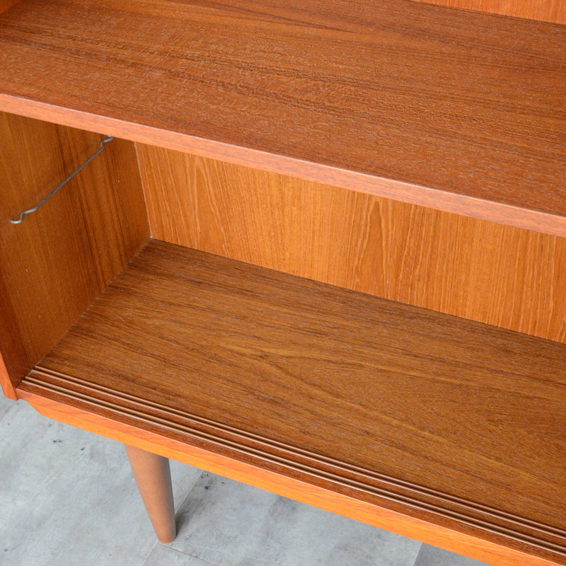 デンマーク ヴィンテージ チーク シェルフ 5-76　（木扉付）