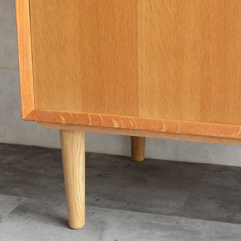 Poul Cadovius デンマーク オークキャビネット (抽斗付）5-134