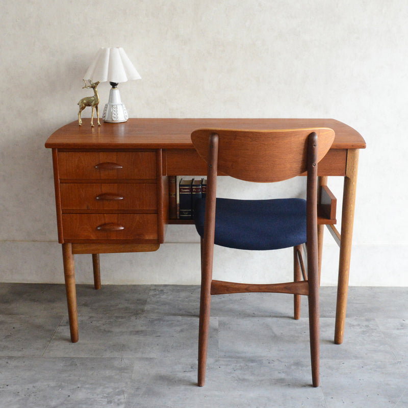 デンマークヴィンテージ　デスク (鍵付）5-167