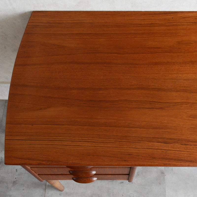 デンマークヴィンテージ　デスク (鍵付）5-167