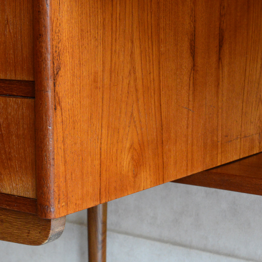 デンマークヴィンテージ　デスク (鍵付）5-167