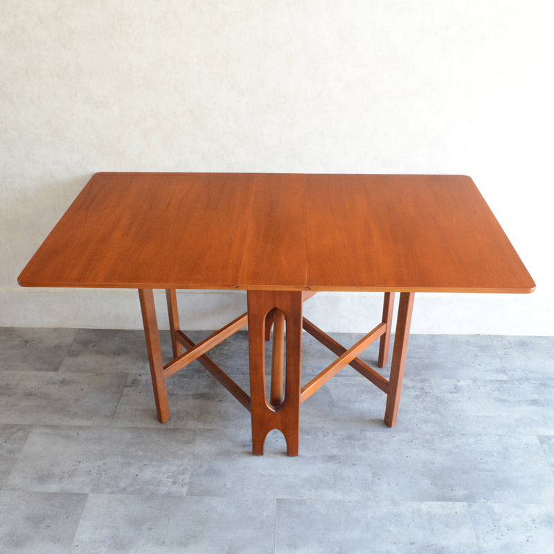 Jentique ジェンティーク　ゲートレッグ ダイニングテーブル 36 (レクタングル・天板剝離再塗装済）