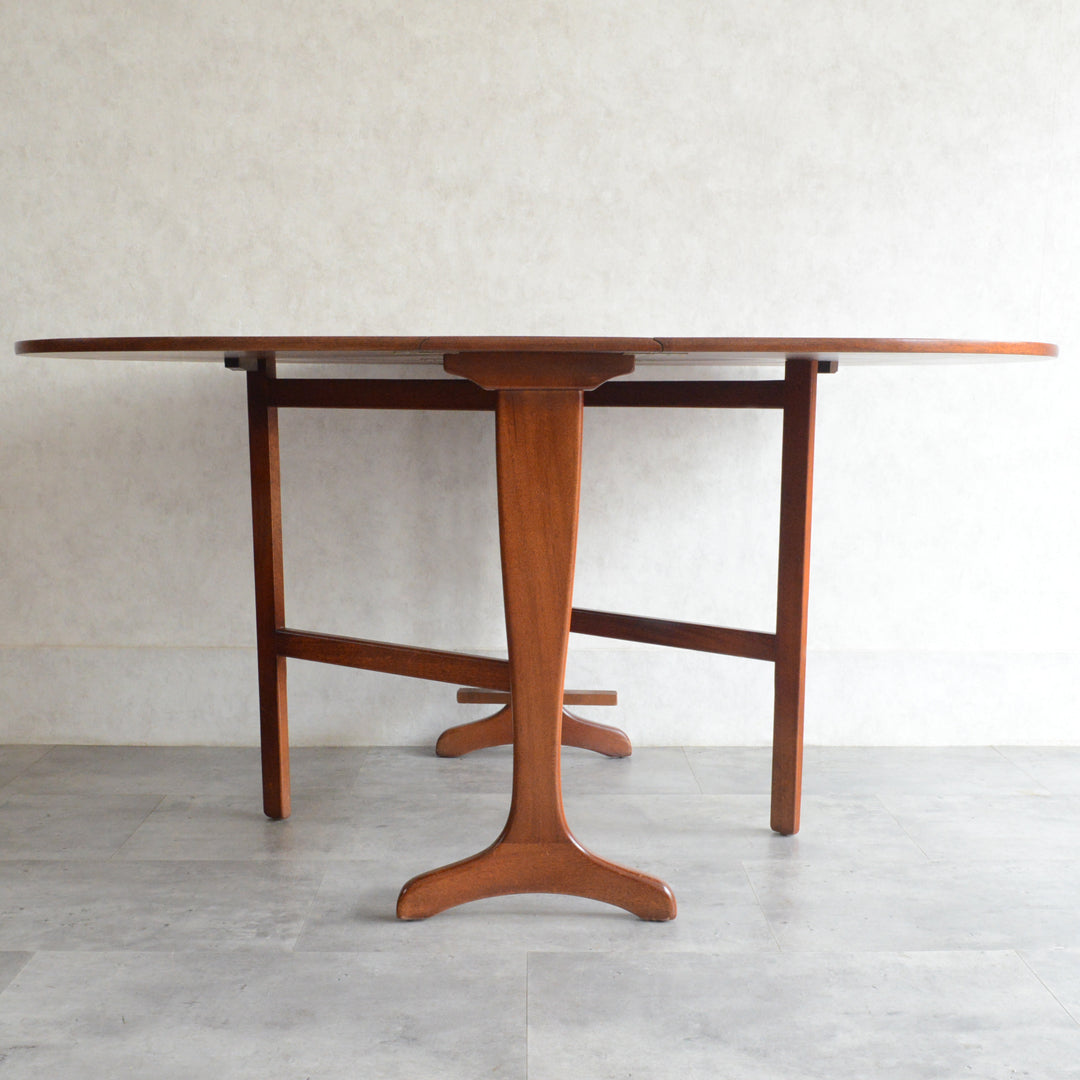 Sutcliffe サトクリフ チーク ゲートレッグテーブル 　(オーバル）