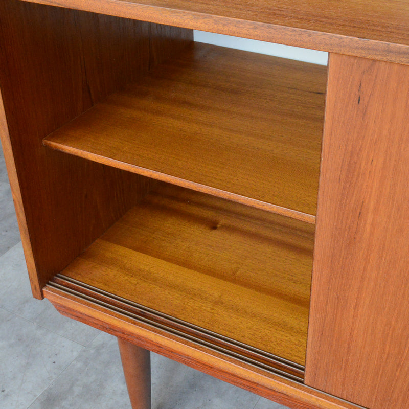 デンマーク ヴィンテージ  チーク キャビネット 5-133