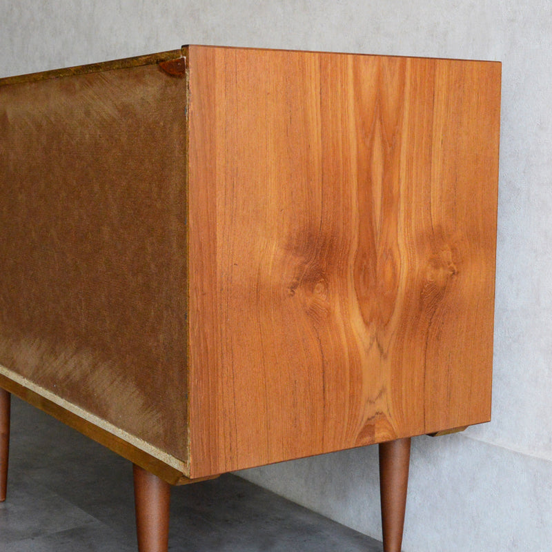 デンマーク ヴィンテージ  チーク キャビネット 5-133