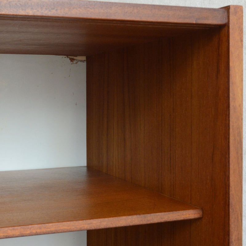 デンマーク ヴィンテージ  チーク キャビネット 5-133