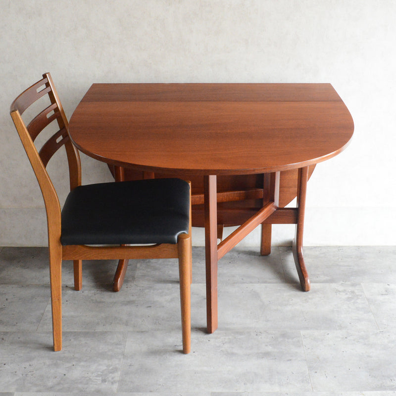 Sutcliffe サトクリフ チーク ゲートレッグテーブル 　(オーバル）