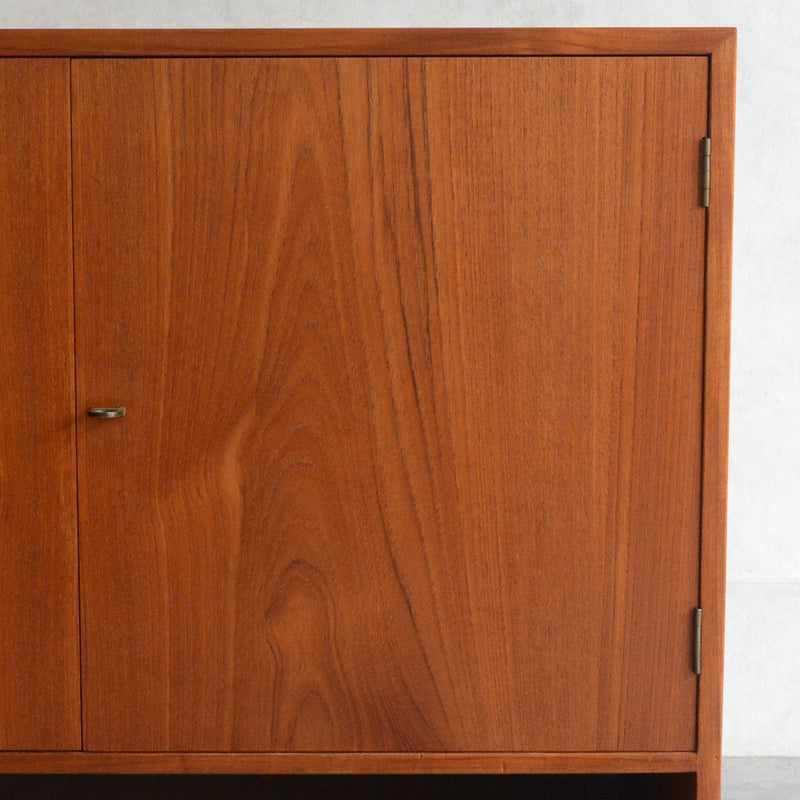 Hans J. Wegner　RY15キャビネット 5-143