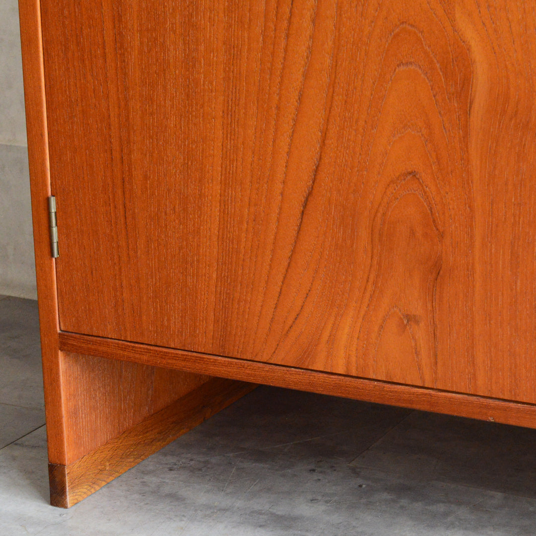 Hans J. Wegner　RY15キャビネット 5-143