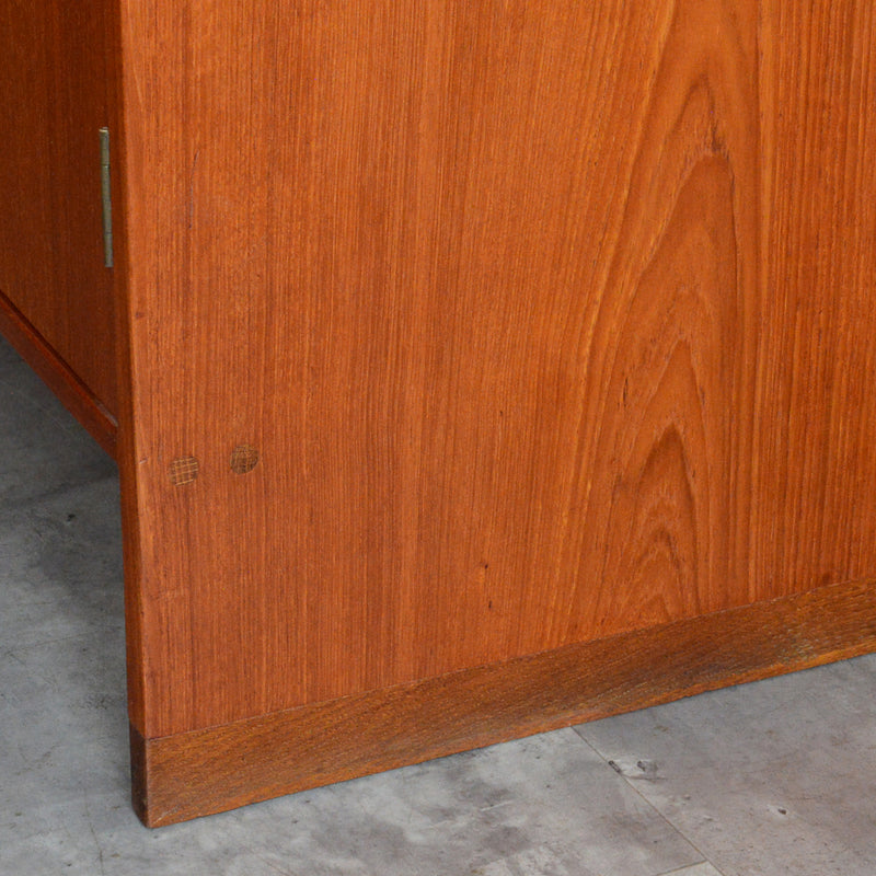 Hans J. Wegner　RY15キャビネット 5-143