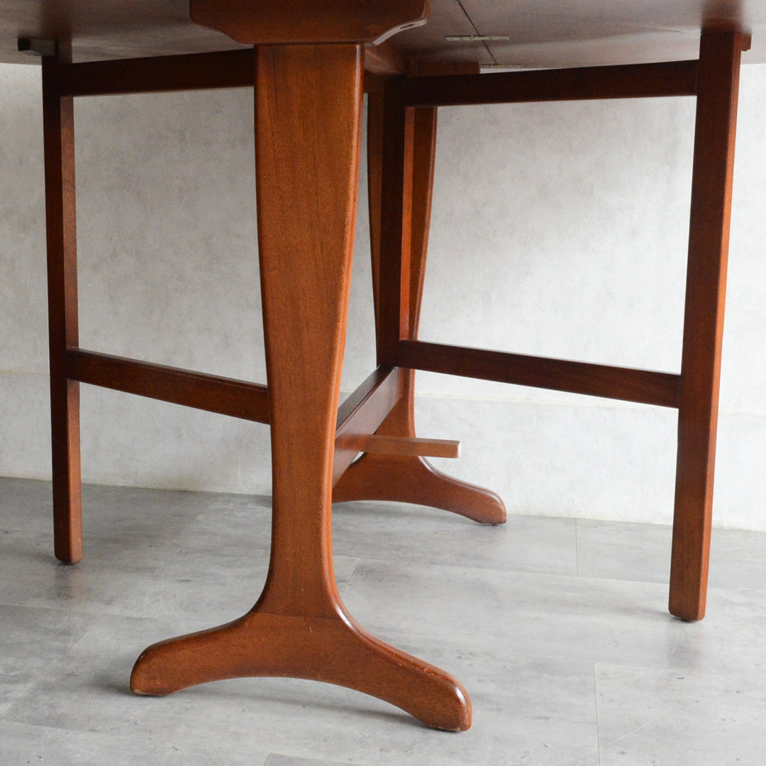 Sutcliffe サトクリフ チーク ゲートレッグテーブル 　(オーバル）