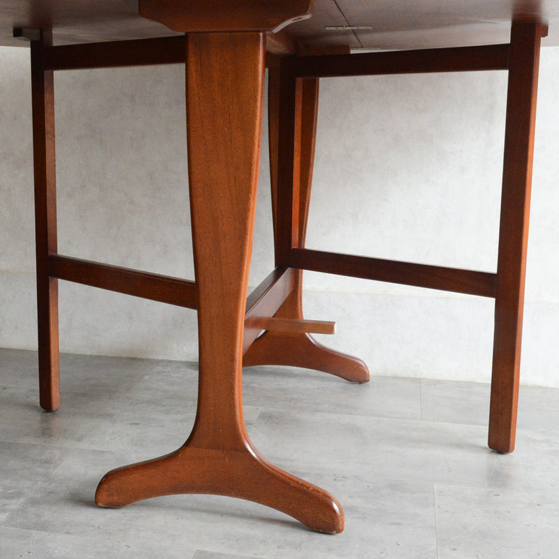 Sutcliffe サトクリフ チーク ゲートレッグテーブル 　(オーバル）