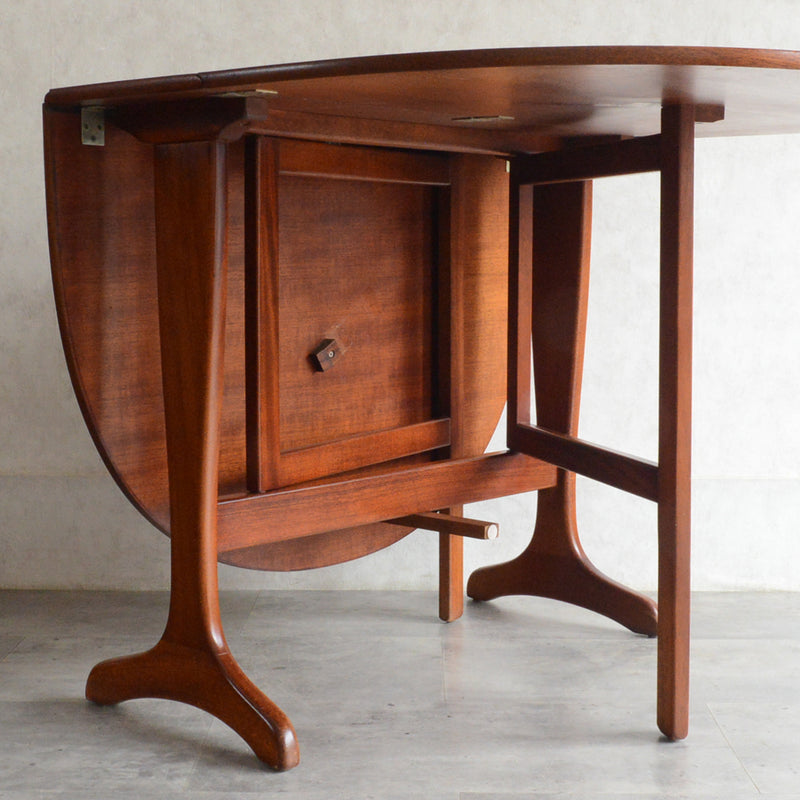 Sutcliffe サトクリフ チーク ゲートレッグテーブル 　(オーバル）