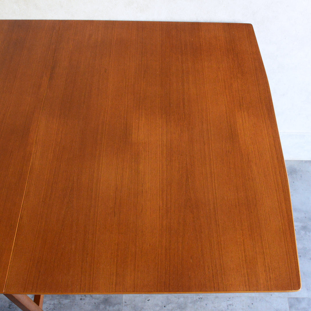 ミッドセンチュリー ヴィンテージ　ゲートレッグダイニングテーブル51 (レクタングル・天板剝離再塗装済）