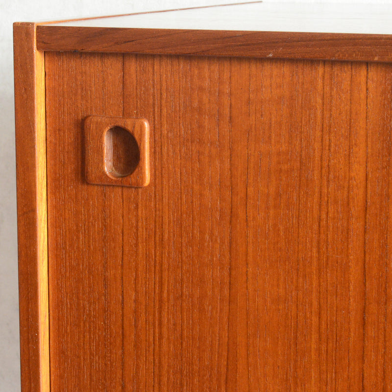 デンマーク ヴィンテージ　チークキャビネット/ショートサイドボード8-28