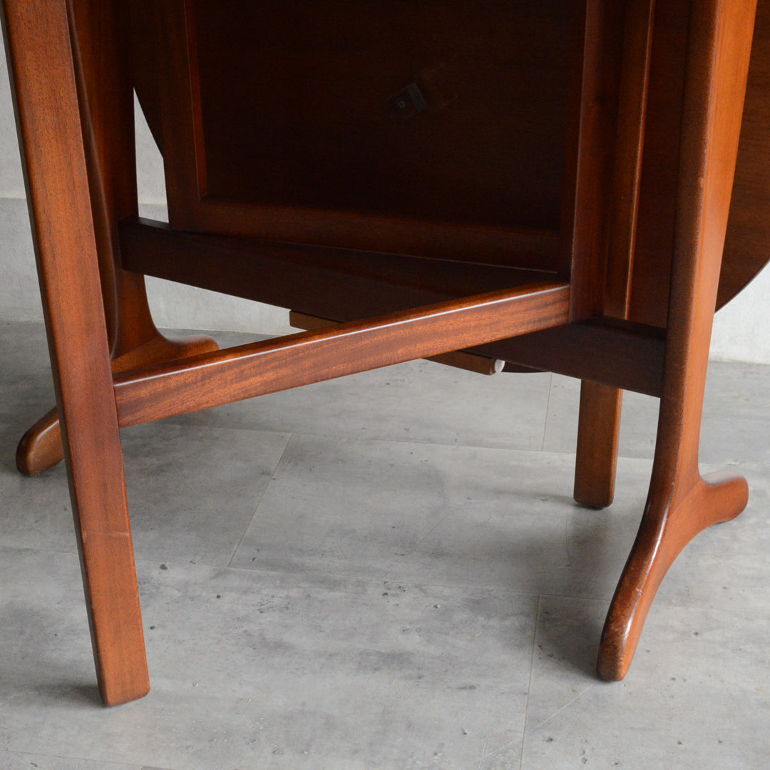 Sutcliffe サトクリフ チーク ゲートレッグテーブル 　(オーバル）